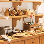 Πανσιόν Moie' *